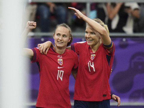Euro dames: la Norvège fait le plein dans le groupe A