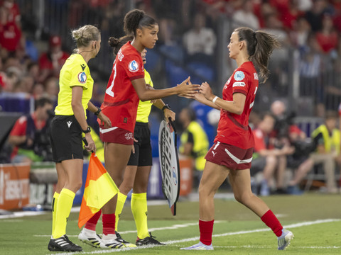 Suisse - Islande: Sydney Schertenleib titulaire