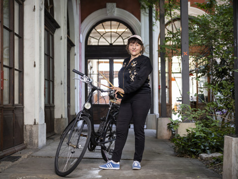 Tour de Suisse en musique: Béatrice Graf à la batterie et au vélo