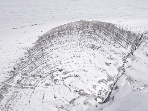 Fuite sans conséquence pour un lac glaciaire de la Lenk