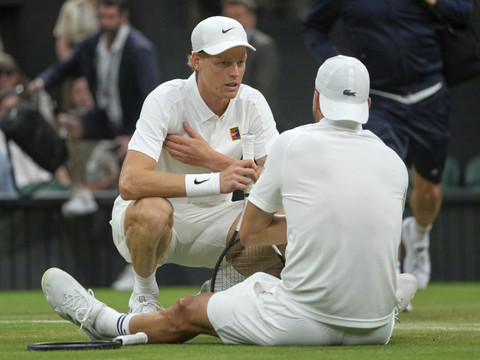 Wimbledon: Sinner profite de l'abandon de Dimitrov