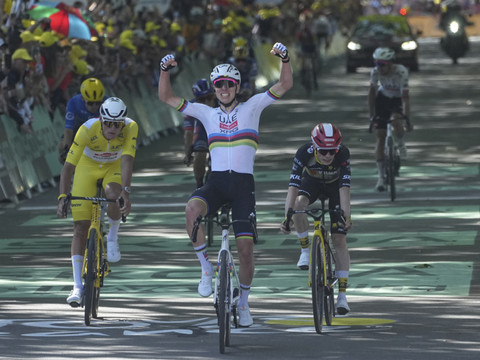 Tour de France: Tadej Pogacar gagne la 4e étape à Rouen