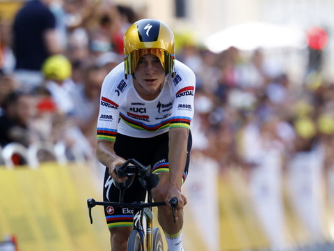 L'étape à Evenepoel, le jaune pour Pogacar