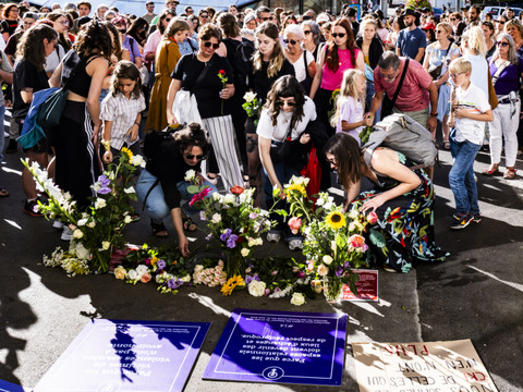 Féminicide de Givisiez: plusieurs centaines de personnes à Fribourg