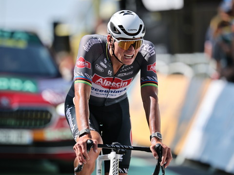 Healy gagne la 6e étape, van der Poel retrouve le jaune