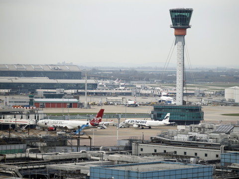 L'aéroport londonien d'Heathrow veut investir 10 milliards en 5 ans
