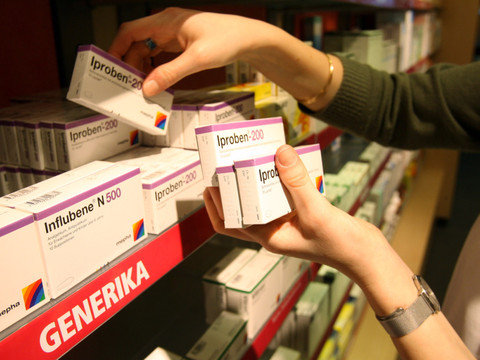 Le Tessin lance deux initiatives pour réduire les coûts des médicaments