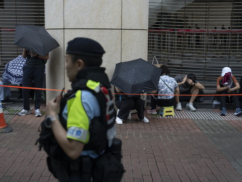 Début du procès en appel de 12 militants pro-démocratie à Hong Kong