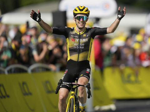 Tour de France: Simon Yates gagne la 10e étape, Ben Healy en jaune