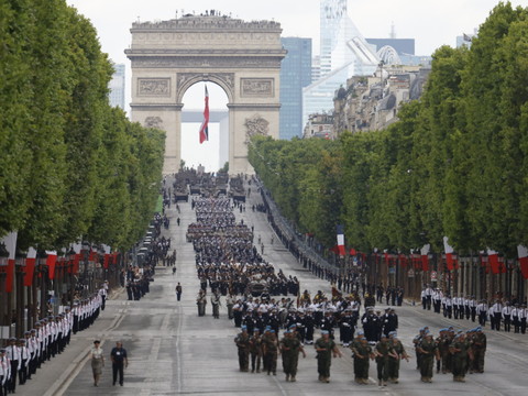France: le défilé d'une armée 