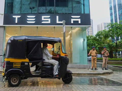 Tesla ouvre à Bombay sa première concession en Inde