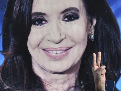 Argentine: Kirchner et ses co-accusés devront payer 535 mio de $