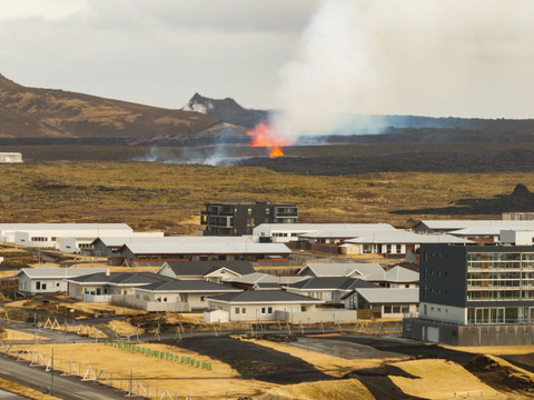 Islande: un volcan entre en éruption pour la 9e fois depuis 2023