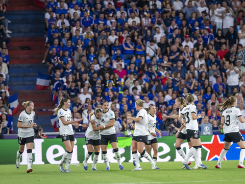 Public majoritairement féminin pour France - Allemagne