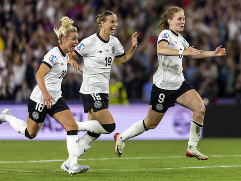 Une Allemagne héroïque bat la France aux tirs au but