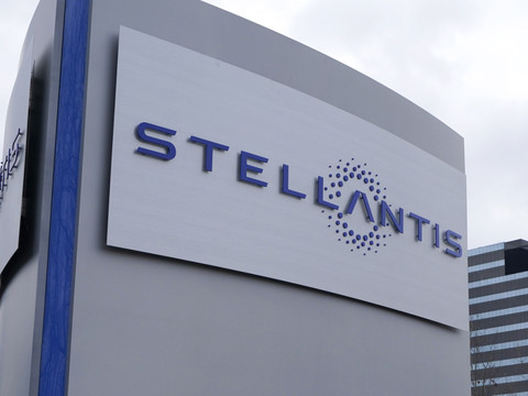 Stellantis essuie une lourde perte au premier semestre 2025