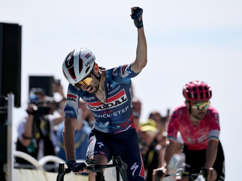 Paret-Peintre s'impose au Mont Ventoux