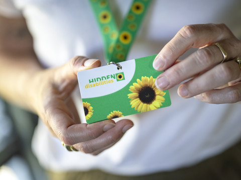 Cordons pour voyageurs souffrant de handicaps invisibles appréciés