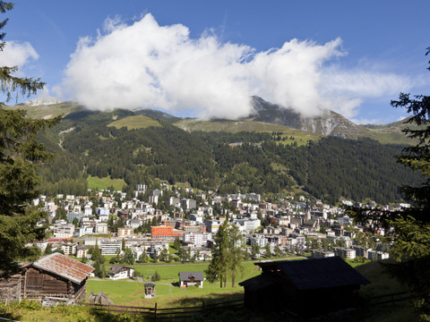 Un homme aurait craché sur des personnes de religion juive à Davos