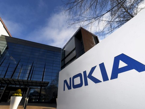 Nokia: légère croissance des ventes, le dollar faible pèse