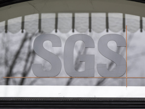 SGS améliore sa performance à mi-parcours