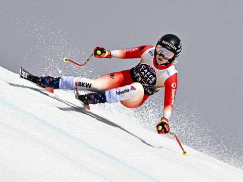 Noémie Kolly, blessée à un genou, range ses skis pour de bon