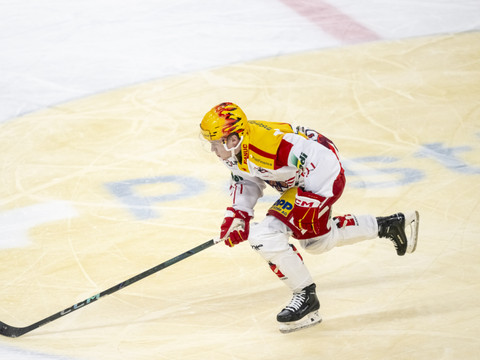 Toni Rajala prolonge à Bienne jusqu'en 2027