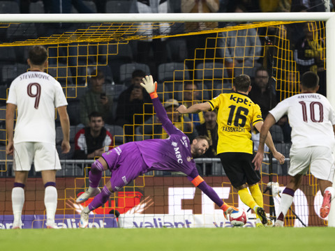 Super League: les Young Boys battent un Servette réduit à dix