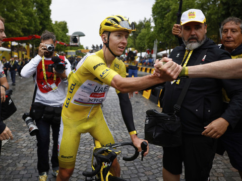 Pogacar remporte sa quatrième Grande Boucle