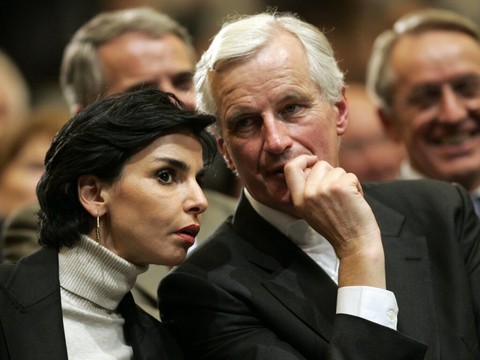 Mairie de Paris: Rachida Dati s'accroche, face à Michel Barnier
