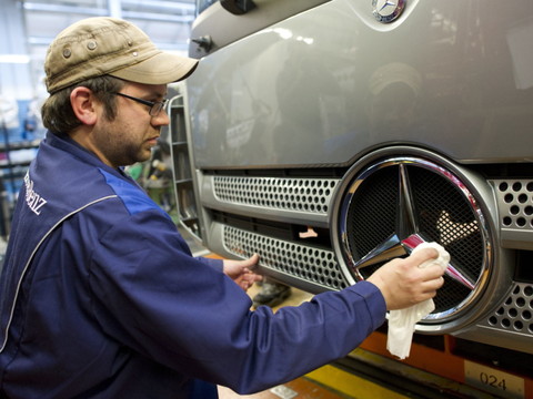 Mercedes-Benz abaisse ses objectifs annuels