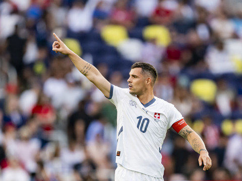 Granit Xhaka signe à Sunderland