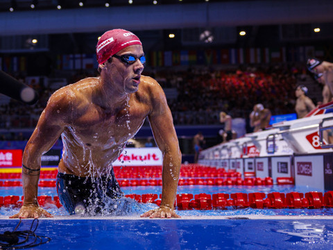 Ponti en finale du 100 pap' avec le meilleur temps