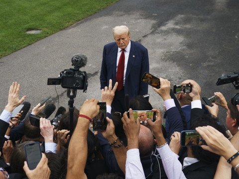 Pour Trump, 40 millions de déficit = 39% de droits de douane