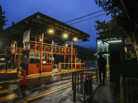 Chili: les recherches s'intensifient pour sauver cinq mineurs