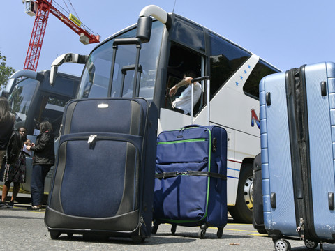 Néo-Zélandaise arrêtée pour voyager avec un enfant dans une valise
