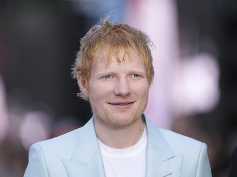 Ed Sheeran aime Zurich et prend le tram avec des célébrités suisses