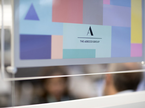 Adecco a peiné au deuxième trimestre