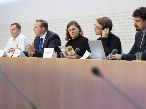 Loi sur l'e-ID: les opposants dénoncent une utilisation commerciale