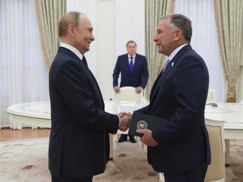 Vladimir Poutine reçoit l'émissaire de Trump au Kremlin