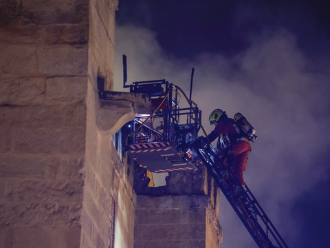 Espagne : la mosquée-cathédrale de Cordoue rouvre après l'incendie