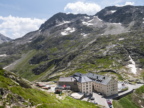 Un motard perd la vie au pied du Col du Grand-Saint-Bernard