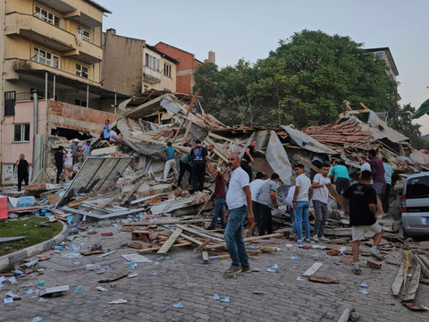 Un mort dans un séisme de magnitude 6,1 dans l'ouest de la Turquie
