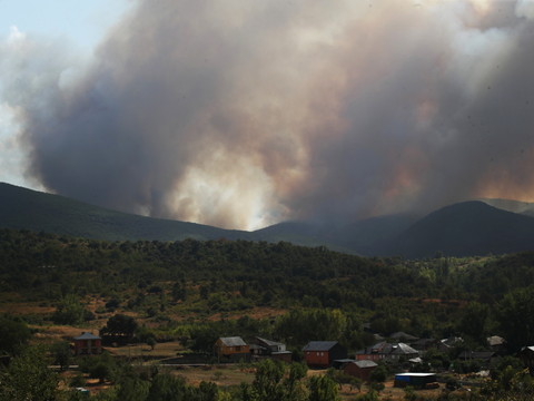 Plus de 1000 personnes évacuées à cause d'incendies en Espagne