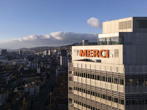 Migros: du colporteur au géant orange en un siècle