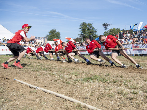 La Suisse remporte la médaille d'or au tir à la corde