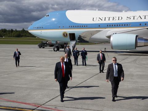 Le sommet Poutine-Trump aura lieu sur une base militaire en Alaska