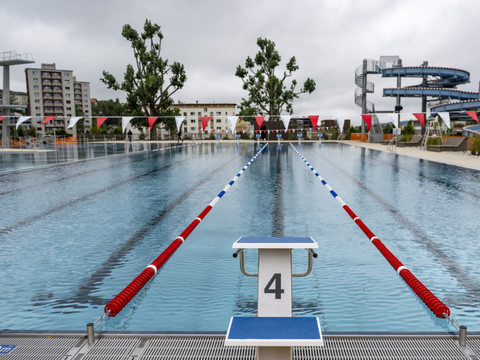 Drame à la piscine des Mélèzes: le garçon a été retrouvé