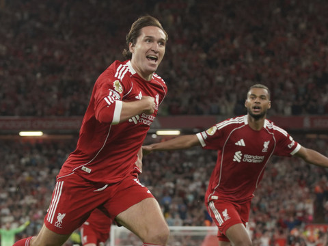 Premier League: succès au finish pour les Reds