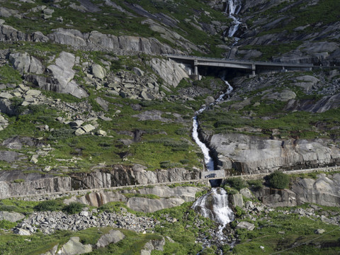 La route du col du Grimsel, touchée par une coulée, a réouvert